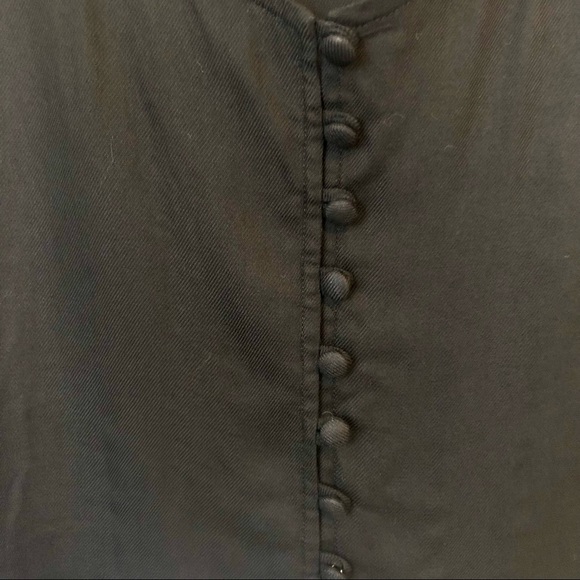 Express Crop Button Down Shirt - Picture 3 of 4